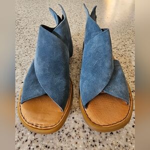 Born suede sandals